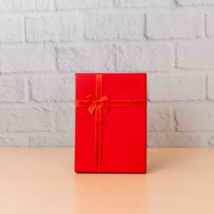 CAJA DE REGALO 18X13CM ROJO