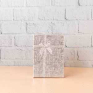 CAJA DE REGALO 18X13CM GRIS